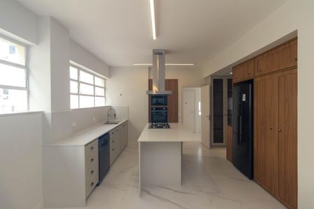Apartamento para alugar com 230m², 3 quartos e 2 vagas Apartamento para alugar com 230m², 3 quartos e 2 vagasCozinha