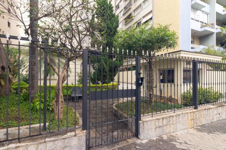 Apartamento para alugar com 230m², 3 quartos e 2 vagas Apartamento para alugar com 230m², 3 quartos e 2 vagasFachada