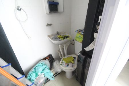 Apartamento à venda com 82m², 2 quartos e 1 vagaÁrea de serviço - Banheiro