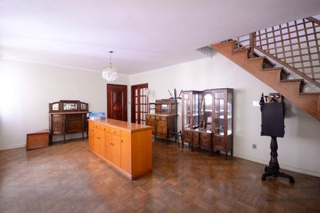 Apartamento à venda com 337m², 4 quartos e 2 vagas Apartamento à venda com 337m², 4 quartos e 2 vagasSala