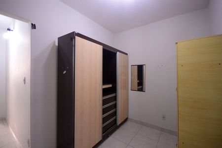 Apartamento à venda com 337m², 4 quartos e 2 vagas Apartamento à venda com 337m², 4 quartos e 2 vagasQuarto de Serviço
