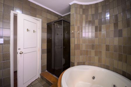 Apartamento à venda com 337m², 4 quartos e 2 vagas Apartamento à venda com 337m², 4 quartos e 2 vagasBanheiro Suite