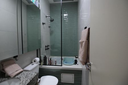 Casa de condomínio à venda com 149m², 5 quartos e 2 vagasBanheiro da Suíte 4