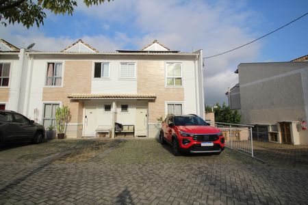 Casa de condomínio à venda com 149m², 5 quartos e 2 vagasFachada