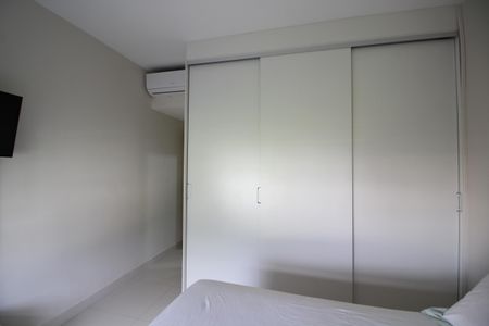 Casa de condomínio à venda com 149m², 5 quartos e 2 vagasSuíte 4