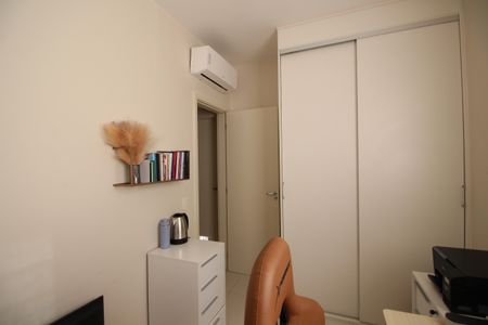 Casa de condomínio à venda com 149m², 5 quartos e 2 vagasQuarto 3