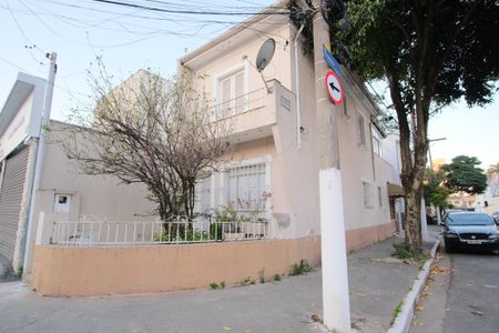 Casa à venda com 103m², 2 quartos e 1 vagaFachada
