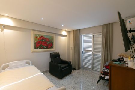 Apartamento à venda com 190m², 4 quartos e 4 vagas Apartamento à venda com 190m², 4 quartos e 4 vagasSuíte 4