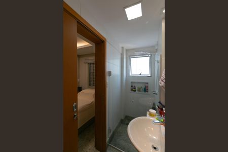 Apartamento à venda com 190m², 4 quartos e 4 vagas Apartamento à venda com 190m², 4 quartos e 4 vagasSuíte 3 Banheiro