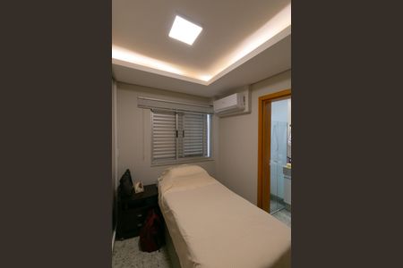 Apartamento à venda com 190m², 4 quartos e 4 vagas Apartamento à venda com 190m², 4 quartos e 4 vagasSuíte 3