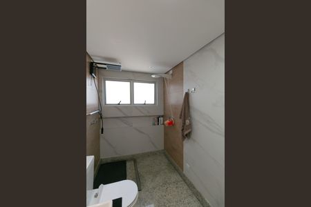Apartamento à venda com 190m², 4 quartos e 4 vagas Apartamento à venda com 190m², 4 quartos e 4 vagasSuíte 4 Banheiro