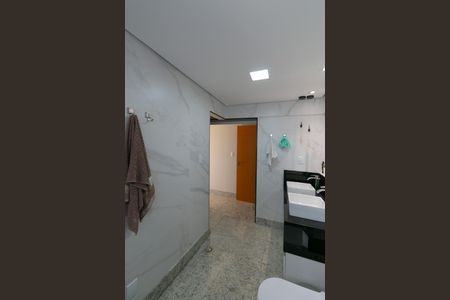 Apartamento à venda com 190m², 4 quartos e 4 vagas Apartamento à venda com 190m², 4 quartos e 4 vagasSuíte 4 Banheiro