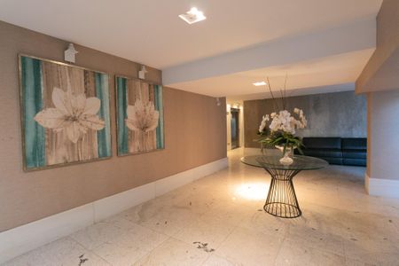 Apartamento à venda com 190m², 4 quartos e 4 vagas Apartamento à venda com 190m², 4 quartos e 4 vagasÁrea comum