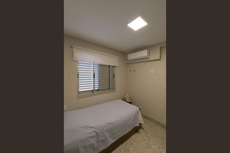 Apartamento à venda com 190m², 4 quartos e 4 vagas Apartamento à venda com 190m², 4 quartos e 4 vagasSuíte 2