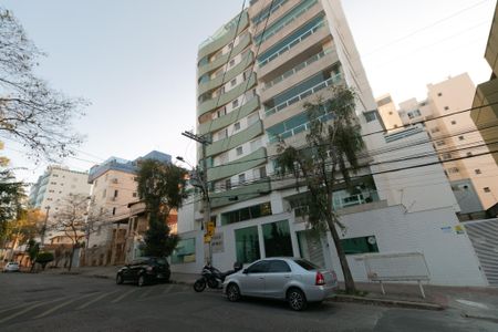 Apartamento à venda com 190m², 4 quartos e 4 vagas Apartamento à venda com 190m², 4 quartos e 4 vagasFachada