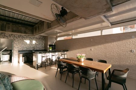 Apartamento à venda com 190m², 4 quartos e 4 vagas Apartamento à venda com 190m², 4 quartos e 4 vagasÁrea comum