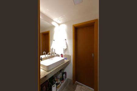 Apartamento à venda com 190m², 4 quartos e 4 vagas Apartamento à venda com 190m², 4 quartos e 4 vagasSuíte 1 e 2 Banheiro