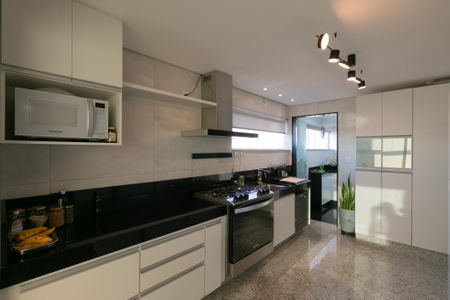Apartamento à venda com 190m², 4 quartos e 4 vagas Apartamento à venda com 190m², 4 quartos e 4 vagasCozinha