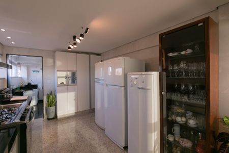 Apartamento à venda com 190m², 4 quartos e 4 vagas Apartamento à venda com 190m², 4 quartos e 4 vagasCozinha