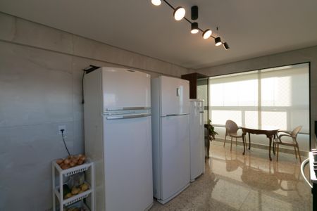 Apartamento à venda com 190m², 4 quartos e 4 vagas Apartamento à venda com 190m², 4 quartos e 4 vagasCozinha
