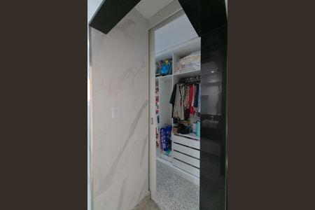 Apartamento à venda com 190m², 4 quartos e 4 vagas Apartamento à venda com 190m², 4 quartos e 4 vagasSuíte 4 Closet