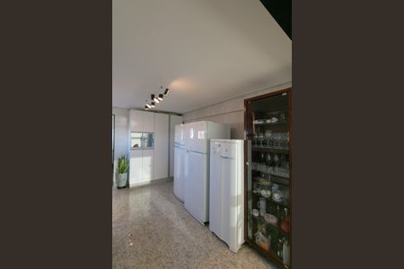 Apartamento à venda com 190m², 4 quartos e 4 vagas Apartamento à venda com 190m², 4 quartos e 4 vagasCozinha