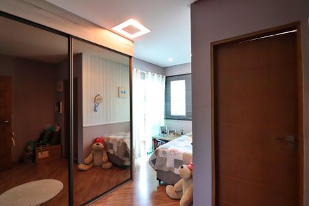 Casa à venda com 220m², 2 quartos e 6 vagasSuíte 2