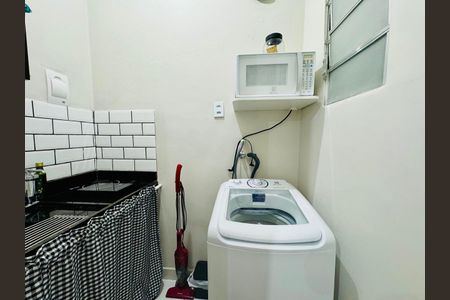 Apartamento à venda com 35m², 1 quarto e sem vaga Apartamento à venda com 35m², 1 quarto e sem vagaCozinha e Área de Serviço