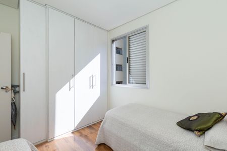 Apartamento à venda com 200m², 4 quartos e 2 vagasQuarto 2