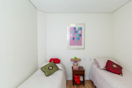 Apartamento à venda com 200m², 4 quartos e 2 vagasQuarto 2