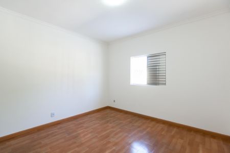 Casa para alugar com 300m², 3 quartos e 2 vagas Casa para alugar com 300m², 3 quartos e 2 vagasQuarto 1