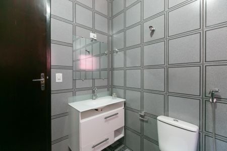 Casa para alugar com 300m², 3 quartos e 2 vagas Casa para alugar com 300m², 3 quartos e 2 vagasBanheiro 1