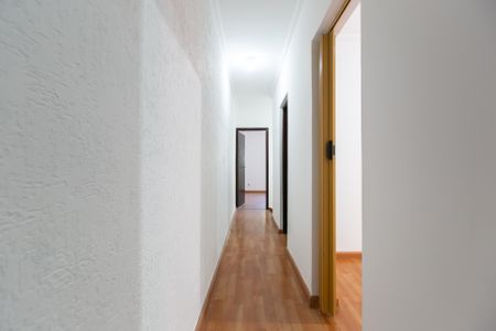 Casa para alugar com 300m², 3 quartos e 2 vagas Casa para alugar com 300m², 3 quartos e 2 vagasCorredor