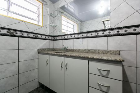 Casa para alugar com 300m², 3 quartos e 2 vagas Casa para alugar com 300m², 3 quartos e 2 vagasBanheiro 2