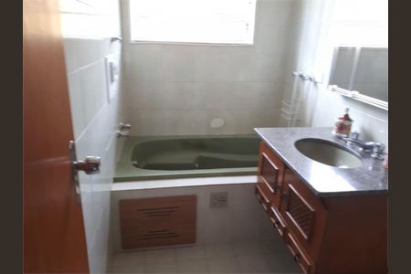 Casa à venda com 178m², 3 quartos e 2 vagas