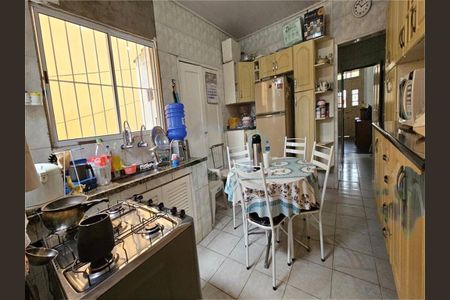 Casa à venda com 180m², 3 quartos e 3 vagas