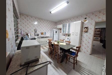 Casa à venda com 142m², 3 quartos e 3 vagas