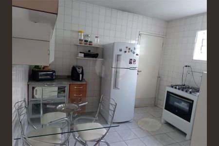 Casa à venda com 168m², 3 quartos e 2 vagas
