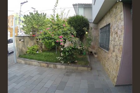 Casa à venda com 208m², 4 quartos e 4 vagas