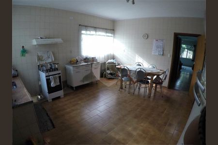 Casa à venda com 208m², 4 quartos e 4 vagas