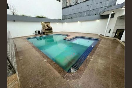 Casa à venda com 370m², 4 quartos e 10 vagas