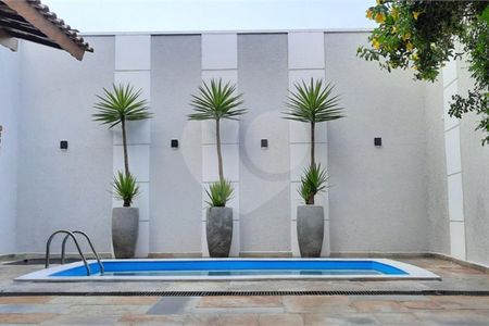 Casa à venda com 190m², 4 quartos e 5 vagas