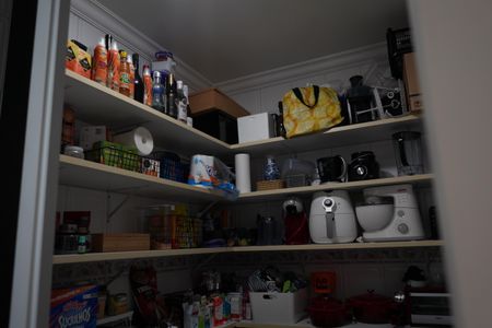 Casa à venda com 438m², 4 quartos e 6 vagasDespensa