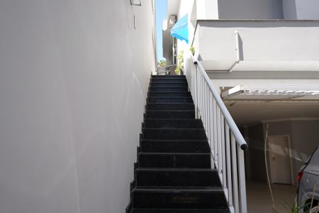 Casa à venda com 438m², 4 quartos e 6 vagasCorredor