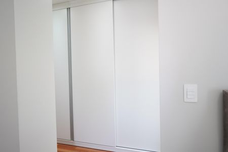 Casa à venda com 438m², 4 quartos e 6 vagasCorredor