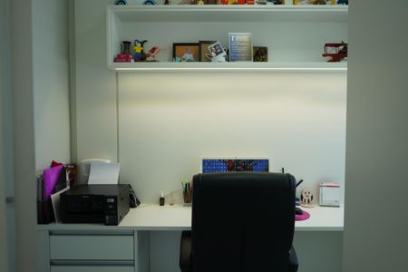 Casa à venda com 438m², 4 quartos e 6 vagasEscritório