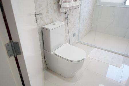 Casa à venda com 438m², 4 quartos e 6 vagasBanheiro da Suíte