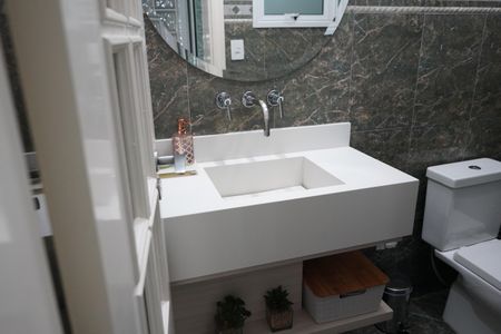 Casa à venda com 438m², 4 quartos e 6 vagasLavabo