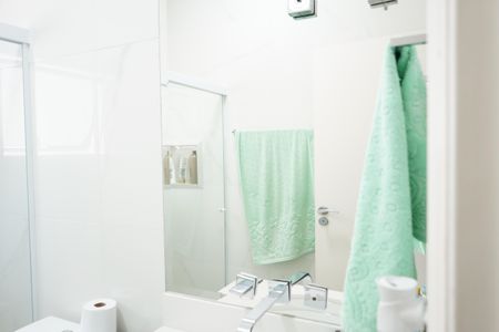 Casa à venda com 438m², 4 quartos e 6 vagasBanheiro da Suíte 2