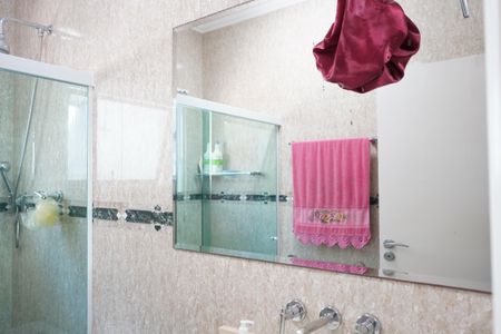 Casa à venda com 438m², 4 quartos e 6 vagasBanheiro da Suíte 4